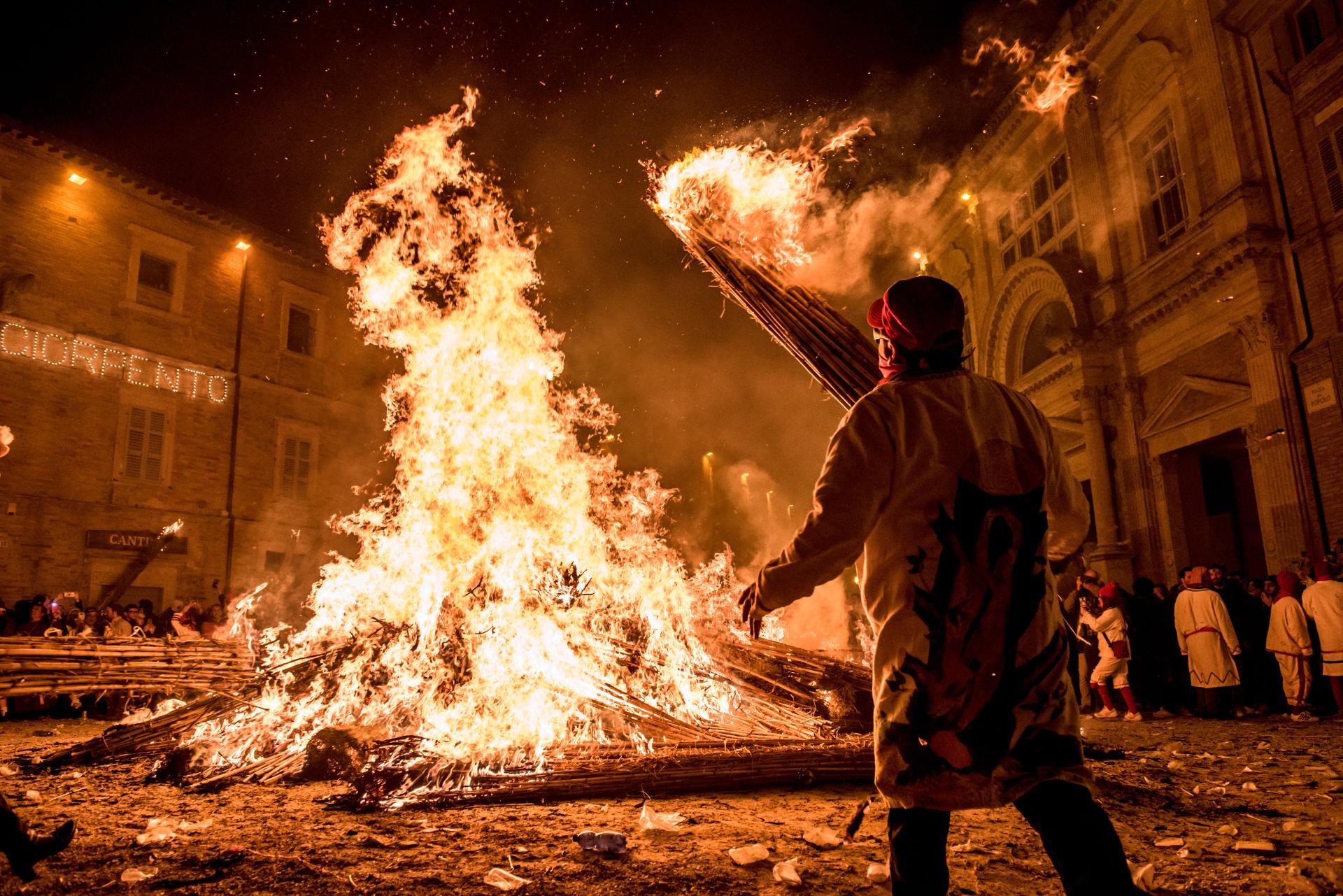 New York Photography Awards Winner - Carnevale Storico di Offida: Bove Finto ~ Vlurd