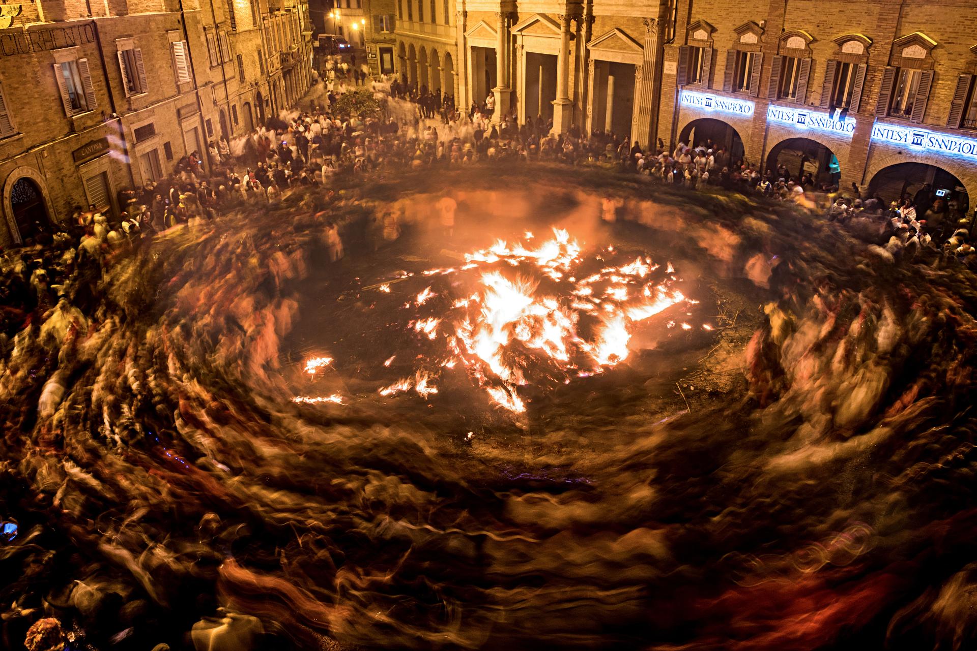 New York Photography Awards Winner - Carnevale Storico di Offida: Bove Finto ~ Vlurd